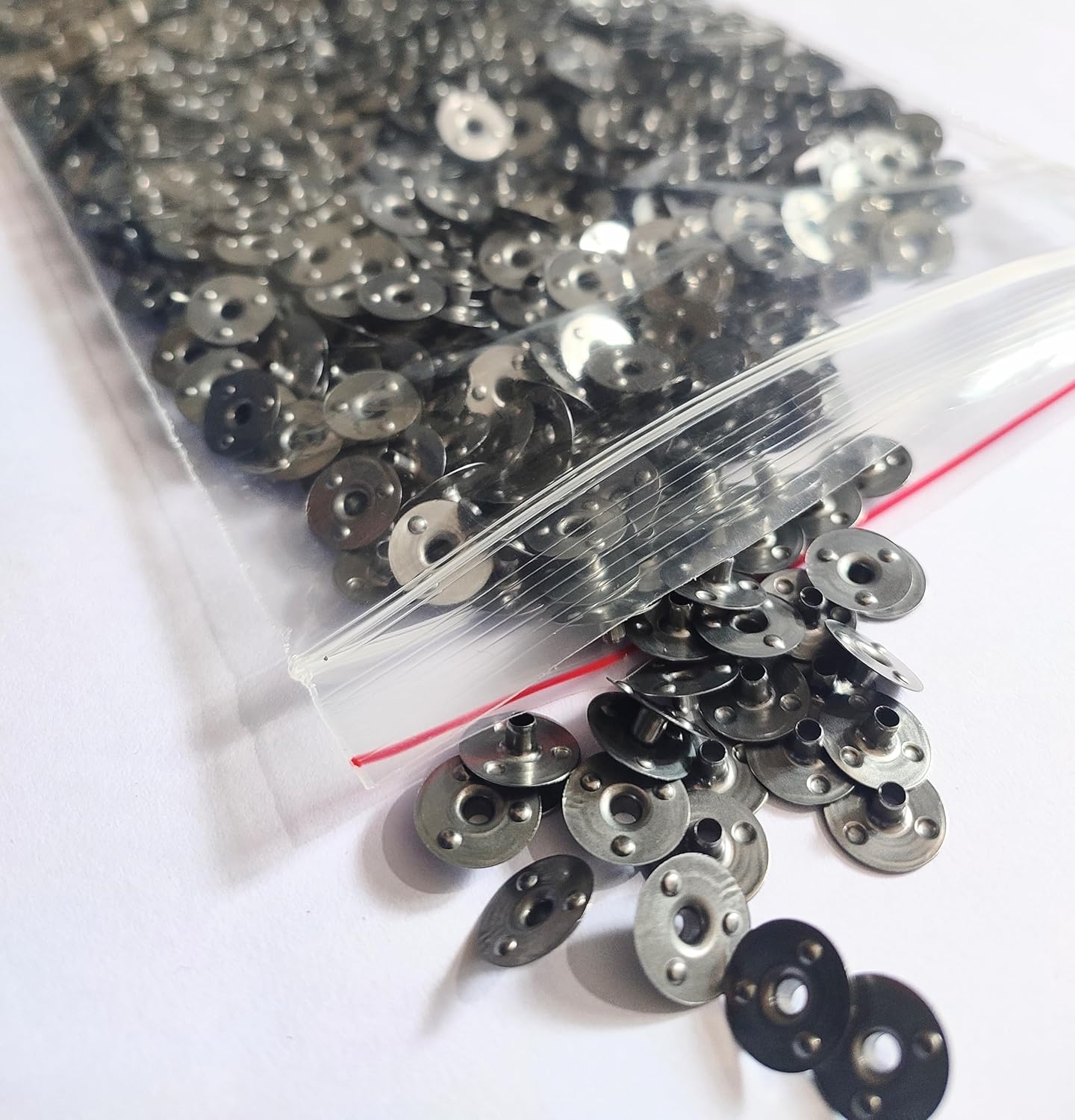 Candle Wick Sustainer Tabs – Metal Wick Base for Candle Making